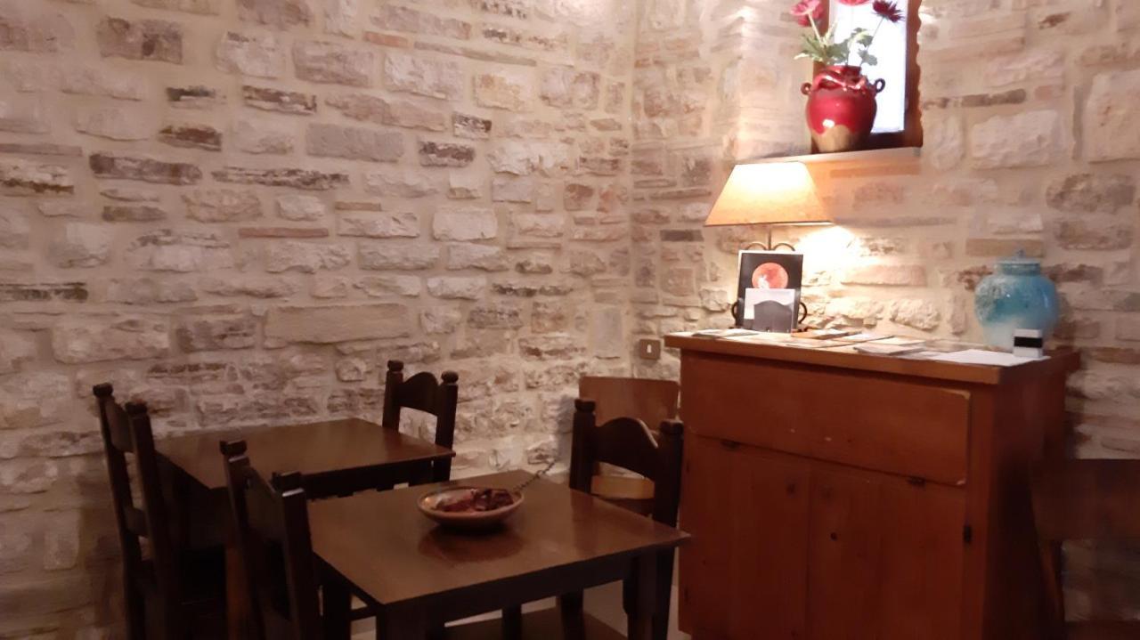 Civico 10 Hotel Gubbio Eksteriør billede