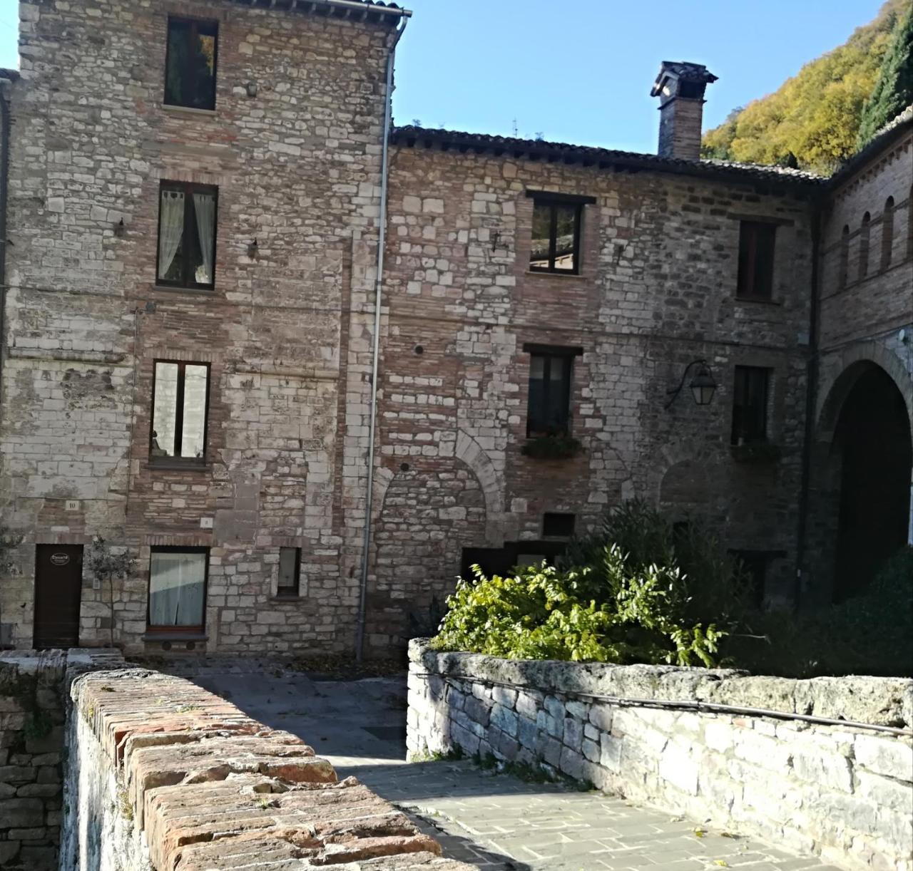 Civico 10 Hotel Gubbio Eksteriør billede